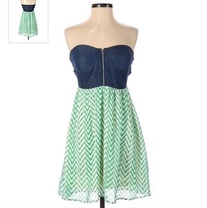 Event Dress Strapless Fit & Flare Chambrey Green White Chevron Zip Front Size S